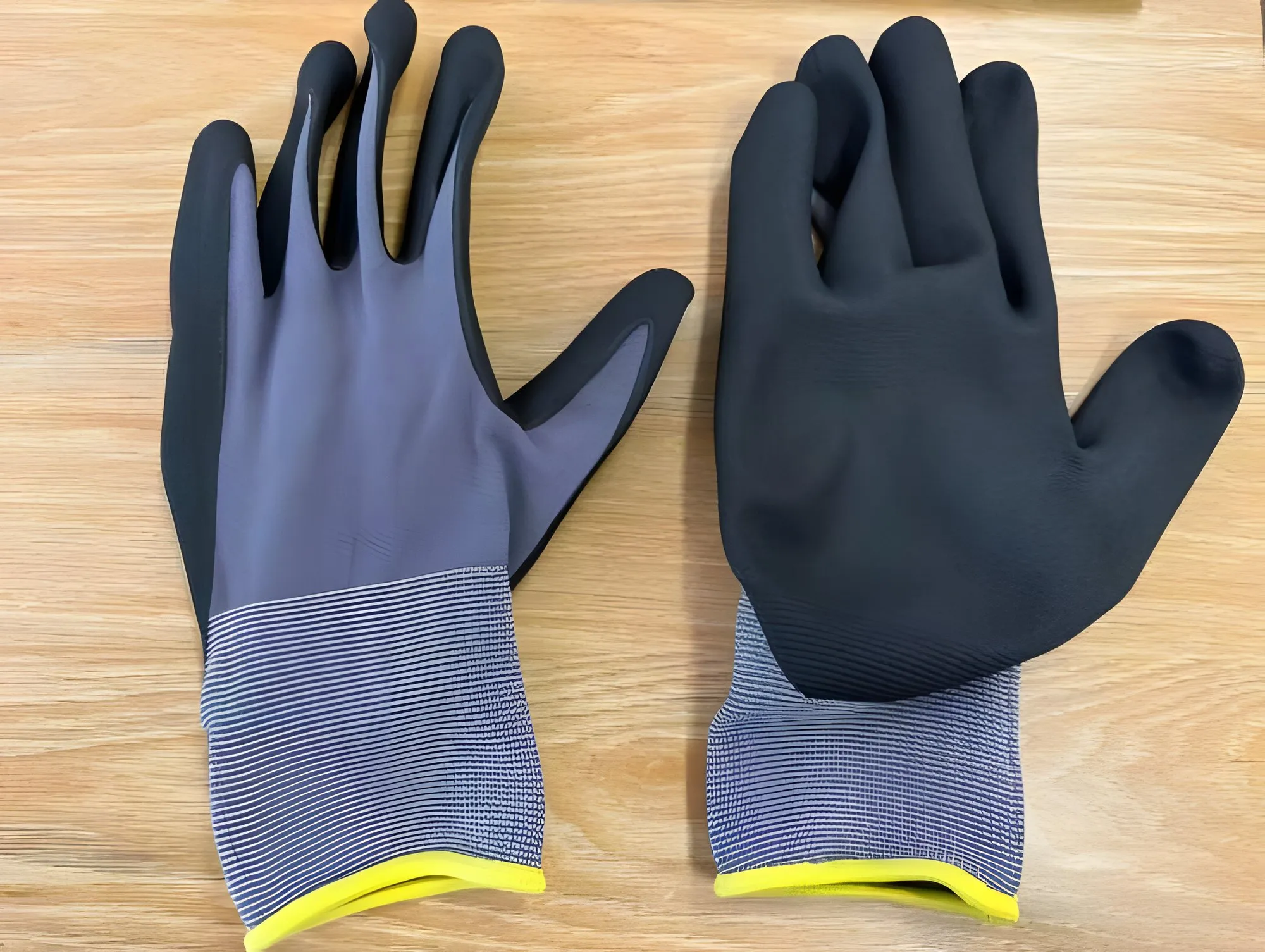 Nitrile micro-foam, stretch liner · grey and black
