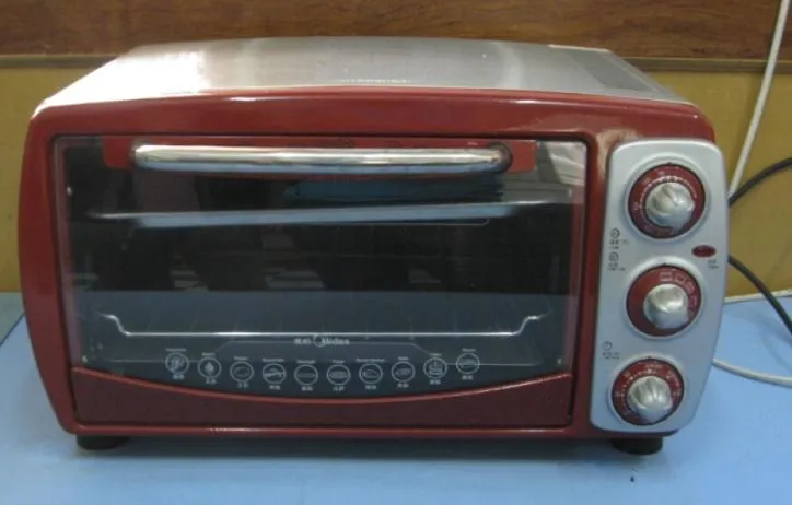 Heat and drying oven